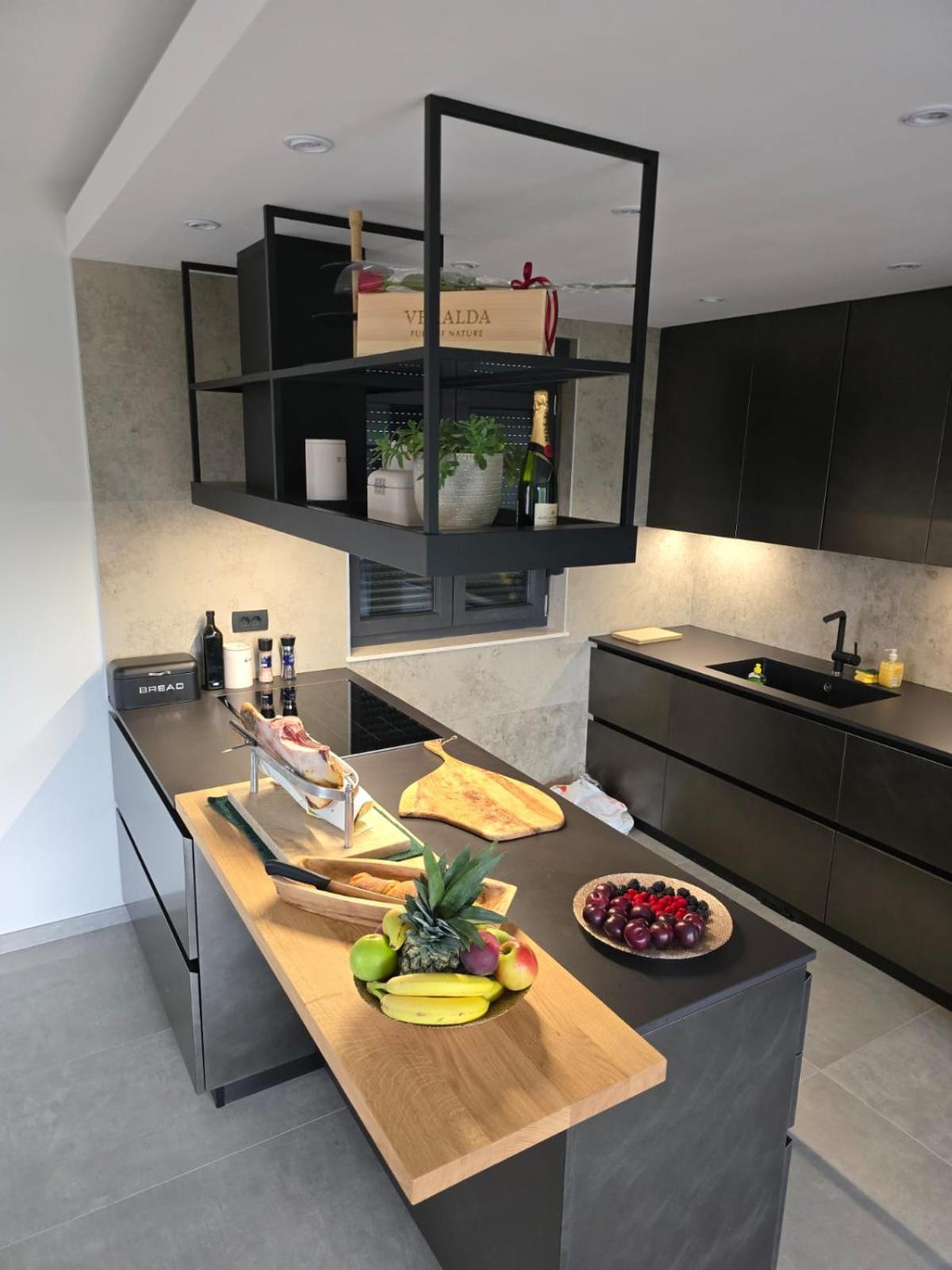 Apartmán Penthouse Hedonist With Hidromassage Bath