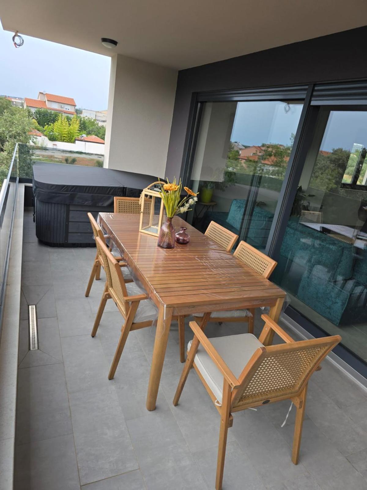 Penthouse Hedonist With Hidromassage Bath Apartmán